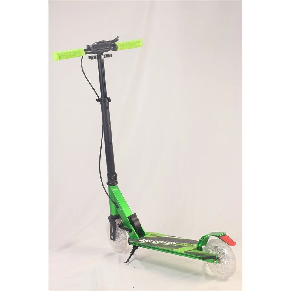 Scooter Adulti li jintwew Ħfief Aġġustabbli